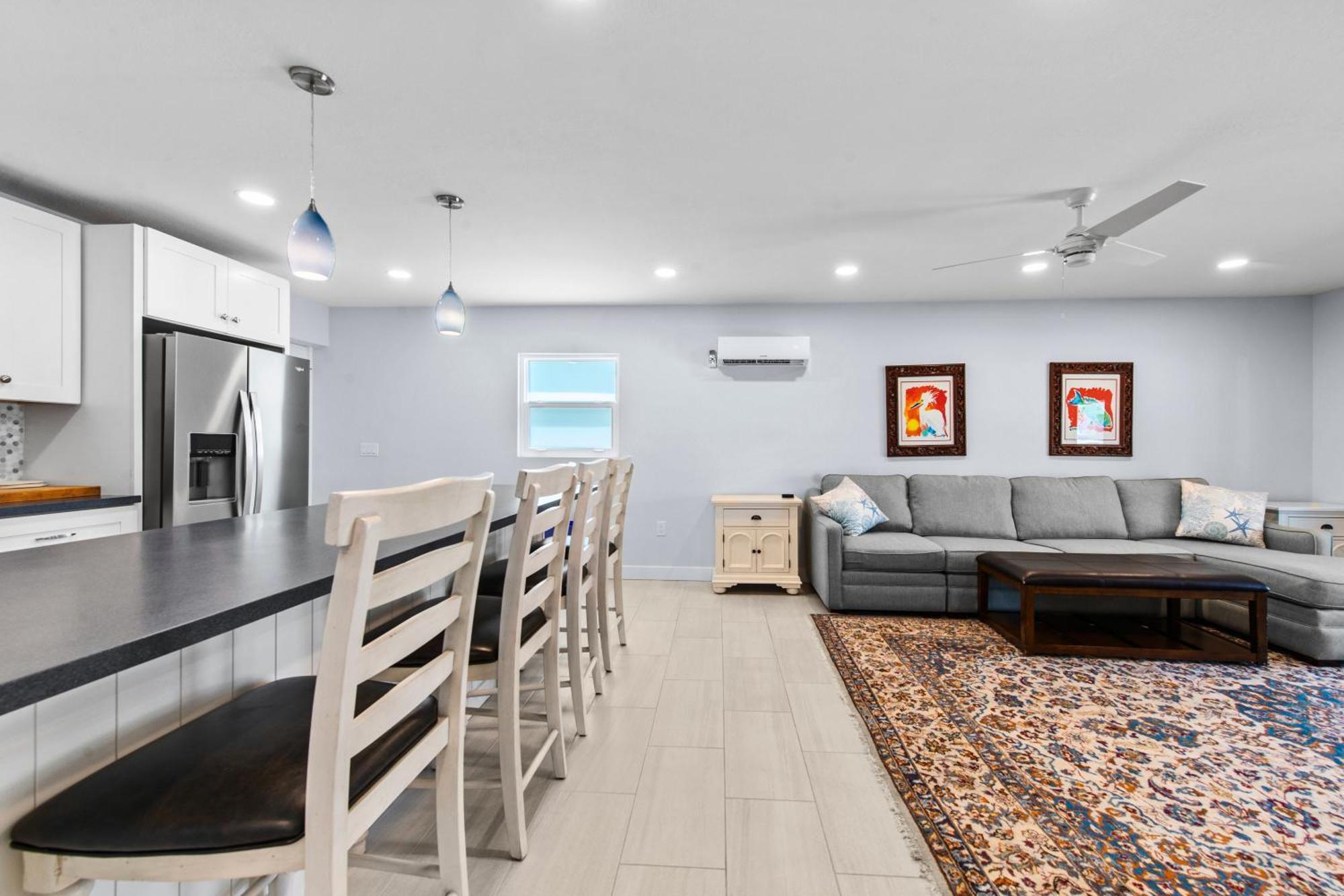 Apartment Heated Pool Steps To The Fort Myers Beach