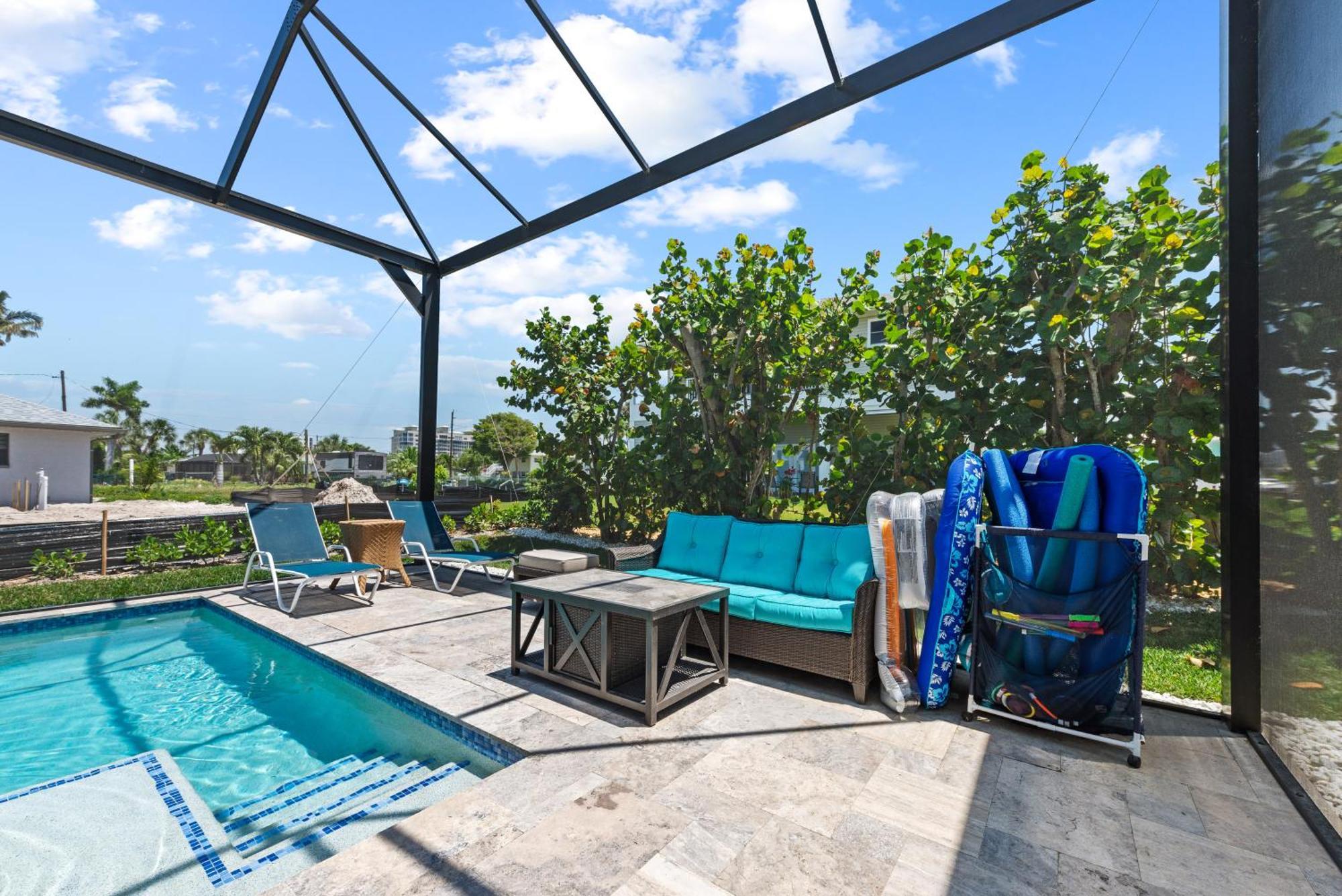 Apartment Heated Pool Steps To The *