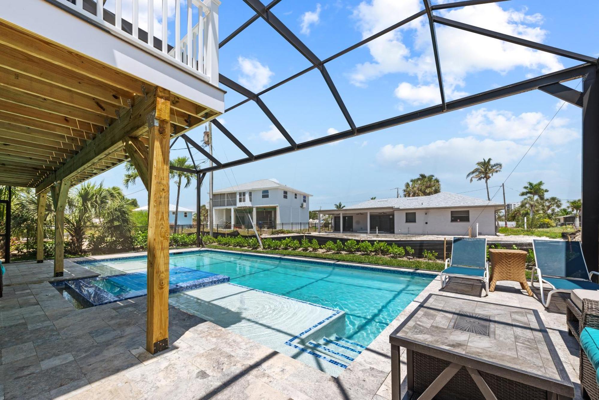 Apartment Heated Pool Steps To The Fort Myers Beach